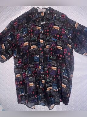 Vintage 90’s Montage 100% Silk Geometric Button Up Shirt Medium